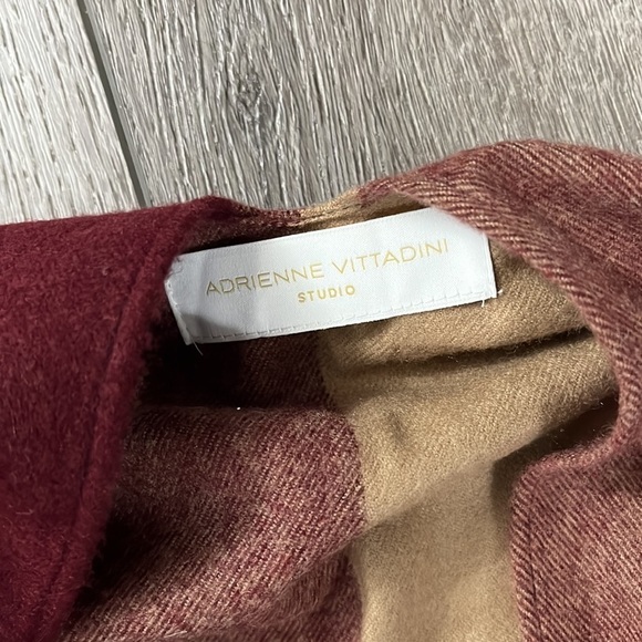 ADRIENNE Vittadini plaid poncho Shawl - Picture 3 of 3